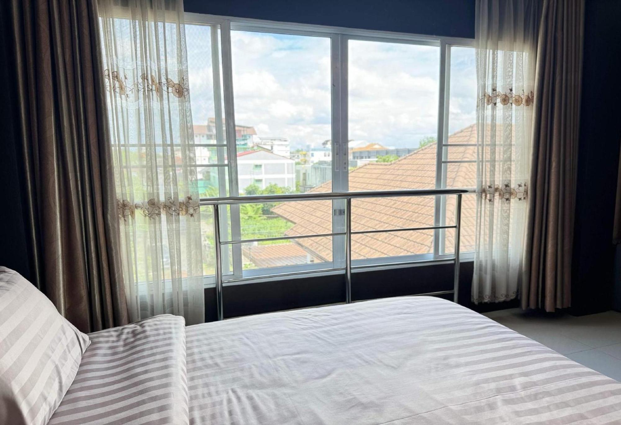 Hotel Collection O Bupamontra Chiangmai Chiang Mai Esterno foto
